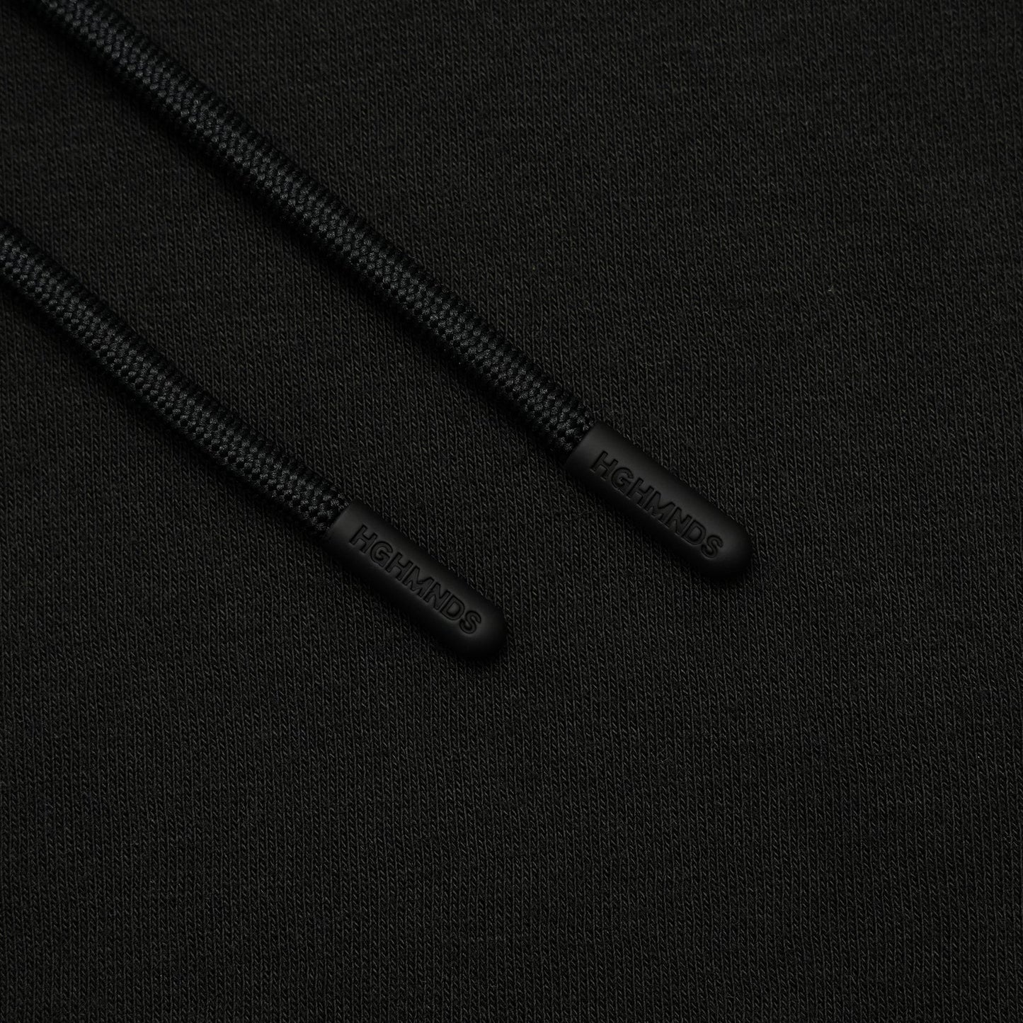Sweat à Capuche Night Seeker Polaire – Confort & Style Sombre